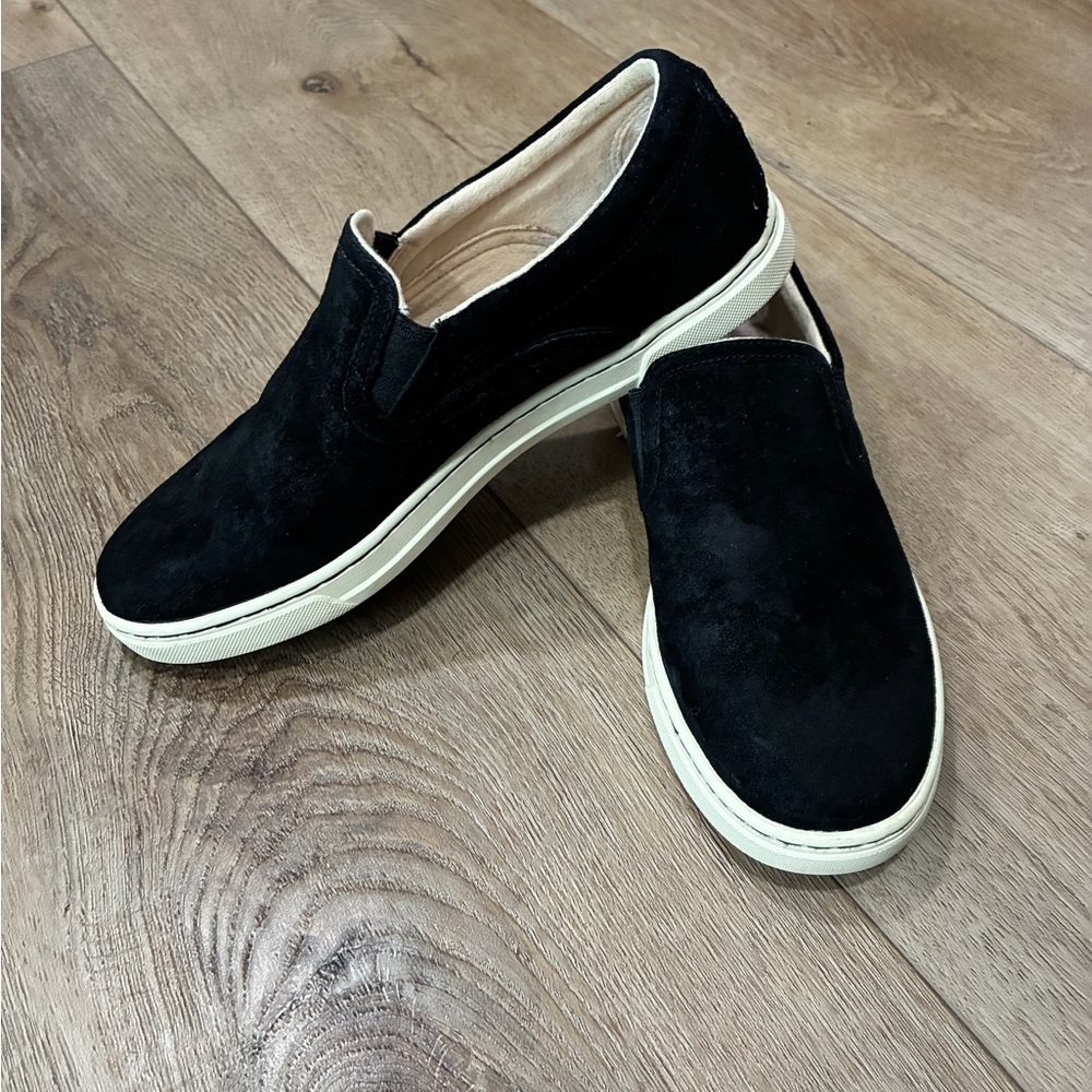 UGG Australia women's "Fierce" slip-on sneakers in black suede sz 7